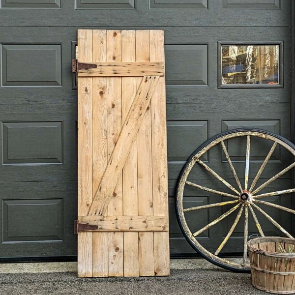 Porte de grange avec penture vintage